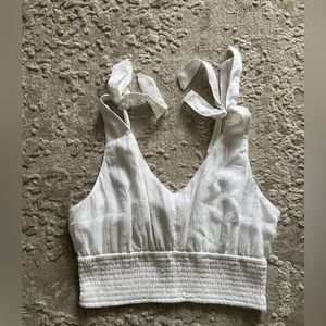 Super cute Hollister crop top!